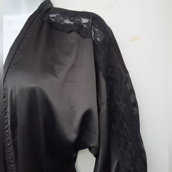 Lace Trim Robe - Picture 4 of 8